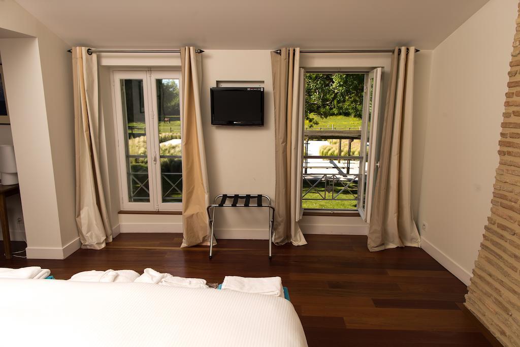 Les Cinq Sens Du Chateau Mayne Lalande Otel Castelnau-de-Médoc Oda fotoğraf